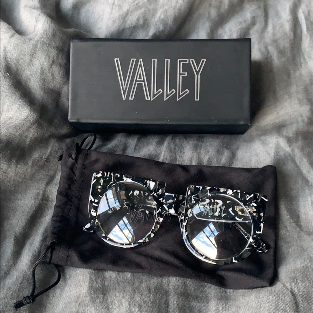 Valley Eyewear XVI Clear non prescription Glasses
